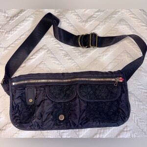 Black Lululemon Women's Fannie pack style doggie Bag